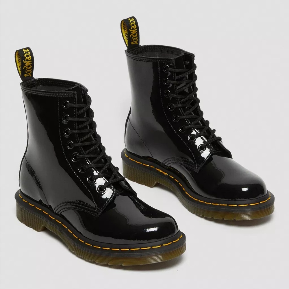 DR. MARTENS WOMEN'S BLACK PATENT LEATHER LACE UP BOOTS SIZE 5 $170